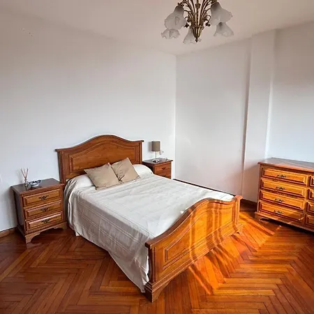 La Casa De San Lazaro פוברה דו קאראמינל